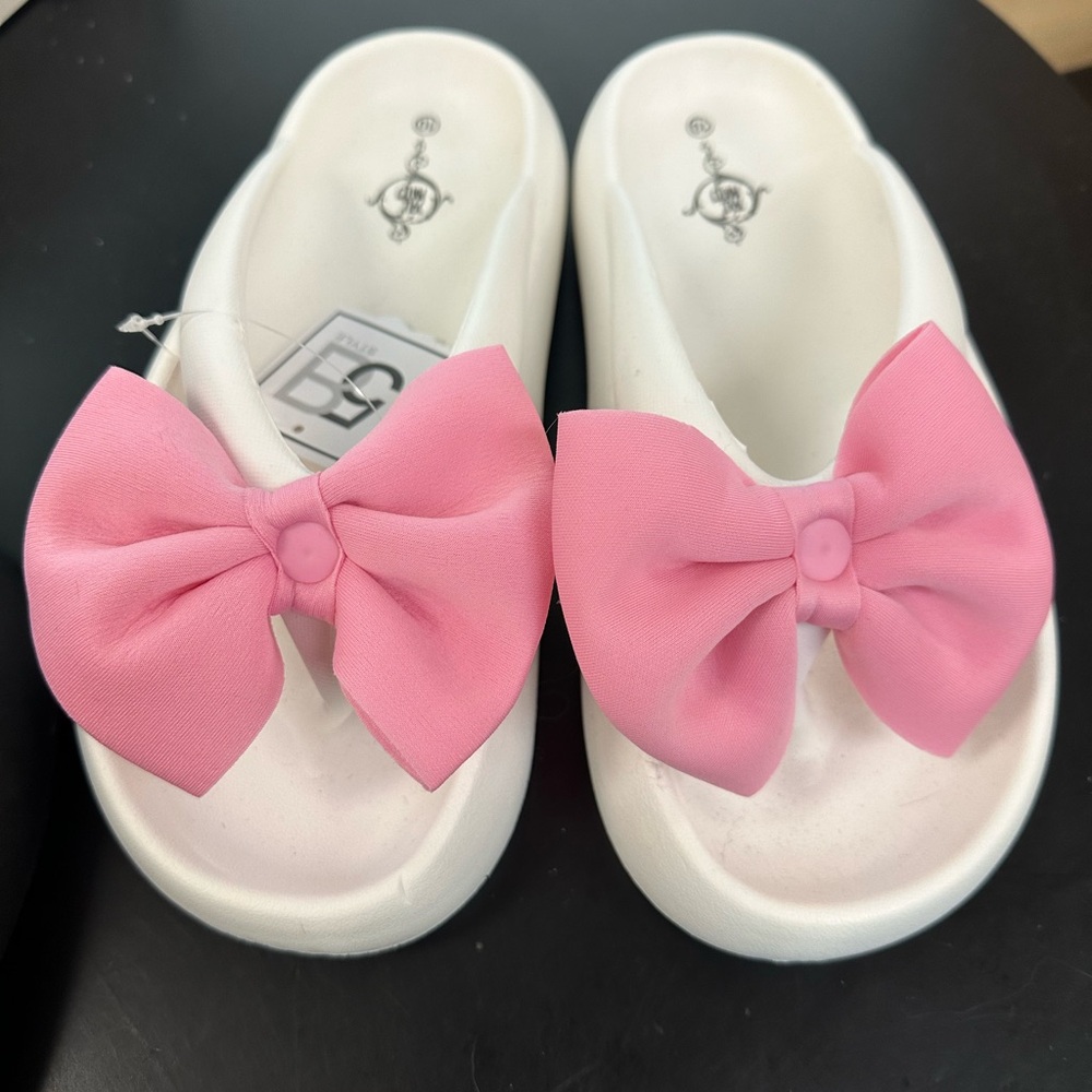 Sandals - Picture 3 of 3